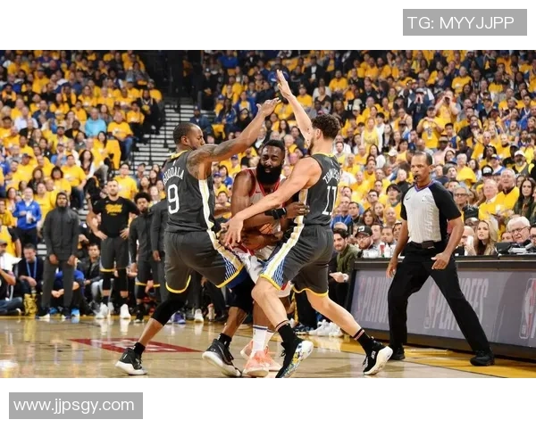 火箭与勇士西决第六场激战回顾：谁将晋级总决赛的巅峰对决